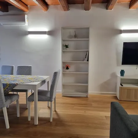 Apartment Palazzo Del Buonpastore By Casa Azzurra *