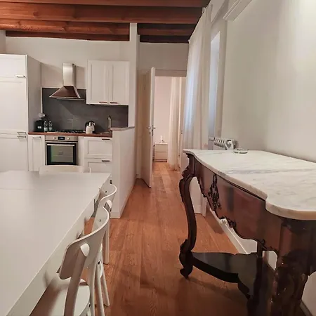 Palazzo Del Buonpastore By Casa Azzurra Apartment *