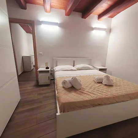 Palazzo Del Buonpastore By Casa Azzurra Appartamento *